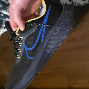 Nike Air Zoom Pegasus 39 Mens Road Running Shoe Black Thunder Blue 10